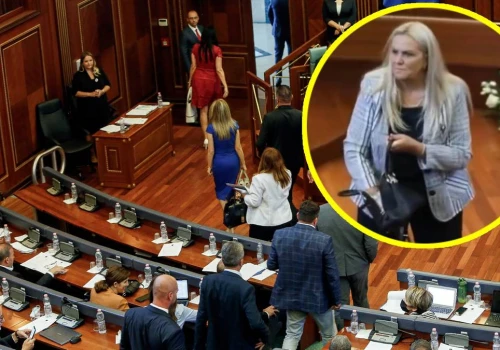Posłanka w szale, premier obrzucony jajkami. Awantura na Bałkanach