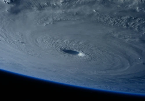 Sztuczna inteligencja Google przewiduje cyklony. WeatherNext wyprzedza meteorologów o całą dobę