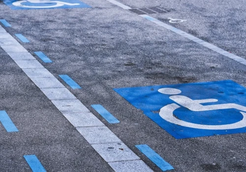 Parking przy szpitalu może kosztować fortunę. Pacjent z Poznania zapłacił 1350 zł po trzech dobach hospitalizacji