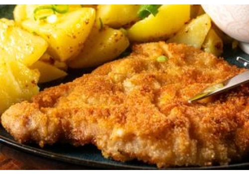 Dodaj odrobinę do jajek. Panierka nie będzie odchodziła od kotleta
