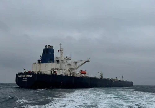 Widmo katastrofy. Tankowiec rosyjskiej floty cieni przecieka u wybrzeży Omanu