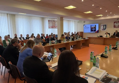 Na sesji rady powiatu będą dyskutować o wynagrodzeniu starosty