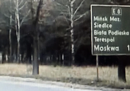 Ten znak wskazuje daleką drogę. Takie zasady są od dawna nieaktualne