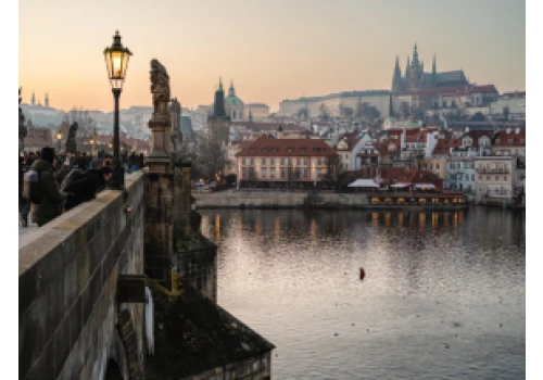 Polski przewodnik po Pradze: może trzeba ograniczyć liczbę turystów na Zamku