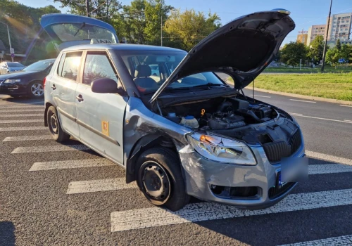 Rondo jakich wiele, a wciąż sprawia kierowcom problemy. Właśnie zderzyły się tam kolejne pojazdy