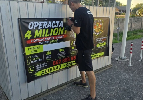 33 tysiące opakowań w miesiąc. „Operacja 4 Miliony” nabiera rozpędu. Strażacy z OSP Żabce pokazują, że nie trzeba prosić o pieniądze