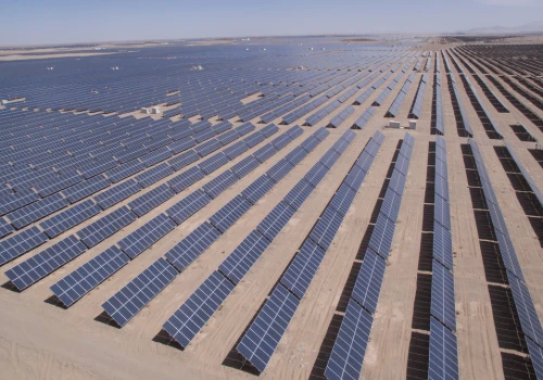 Chiny budują Wielki Solarny Mur. Gigantyczna elektrownia zmieni pustynię w źródło energii