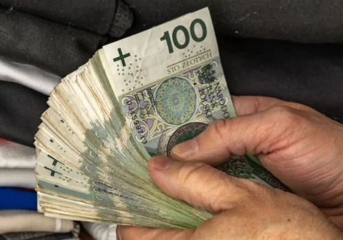 Jest decyzja rządu ws. 14. emerytury. Pieniądze trafią nie tylko do seniorów