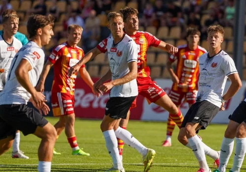 Katastrofa przy Mickiewicza. Znicz demoluje bezradną Chojniczankę 1:4!