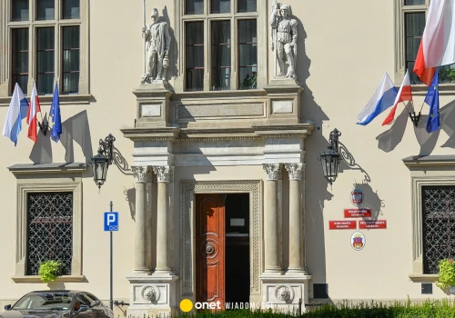 Prezesi miejskich spółek z Krakowa z zawyżonymi zarobkami. NIK ujawnia