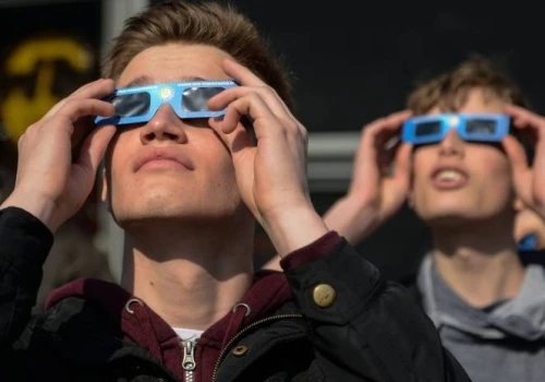 Zaćmienie Słońca 12 sierpnia 2026. Jak bezpiecznie je obserwować?