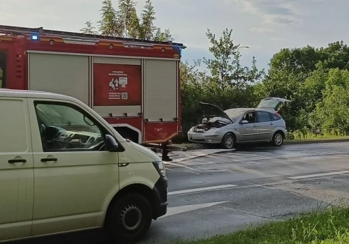 Pożar samochodu przy skrzyżowaniu Esperantystów i Stęczyńskiego