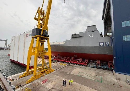 Kadłub ORP Wicher wyjechał z hangaru