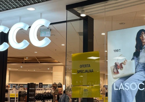 CCC przecenia ponadczasowe skórzane mokasyny. Wśród nich Lasocki, Badura, Gino Rossi