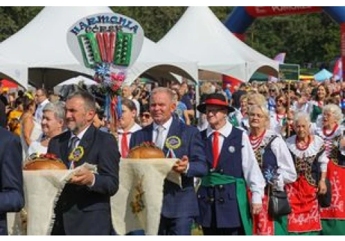 Dożynki wojewódzkie 2026. Znamy program imprezy w Rypinie. Wystąpi m.in. Grzegorz Hyży