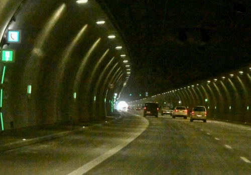 Tunel na Zakopiance pobił rekord. Prawie 55 tys. samochodów w jeden dzień