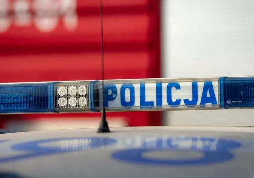 Nastolatek na motocyklu uderzył w auto. Niebezpieczne zdarzenie w Ciechanowie