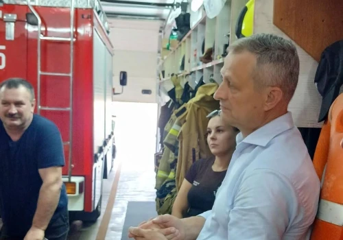 Poseł Gawlik odwiedził OSP Przewrotne. Jednostka przygotowuje się do obchodów 130-lecia