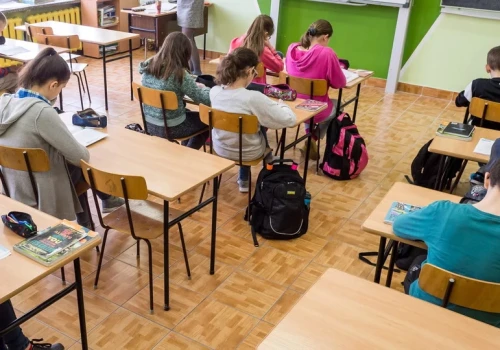 Dyrektorzy szkół polują na nauczycieli