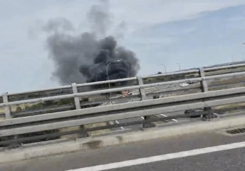 Groźny pożar samochodu pod Rzeszowem! Płonący pojazd na łączniku S19 i A4 w Terliczce