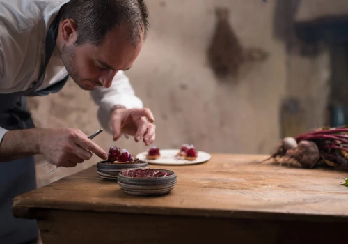 Od ulicznych straganów po gwiazdkowe restauracje. 5 kulinarnych dokumentów Netflixa, po których spojrzysz na jedzenie z zupełnie innej perspektywy