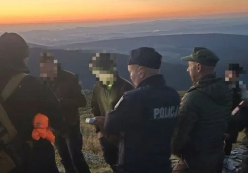 Wielka łapanka na Śnieżce. Grad mandatów jeszcze przed wschodem słońca