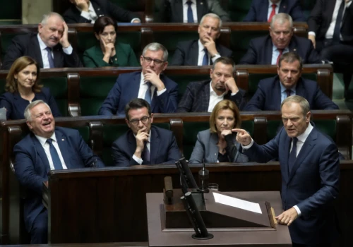 Politycy nie są od oburzania się. Są od rozwiązywania problemów!