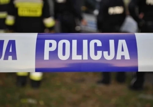 Tragiczne odkrycie w łódzkiej kamienicy. Strażacy znaleźli dwa ciała