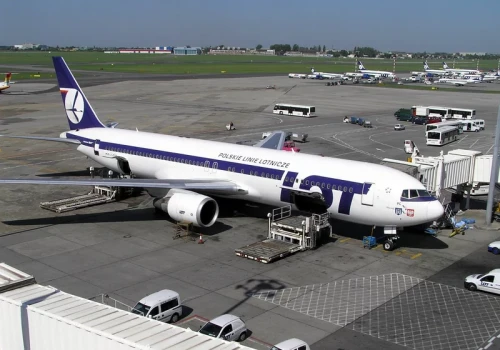 Niepokojące relacje pilotów LOT. 