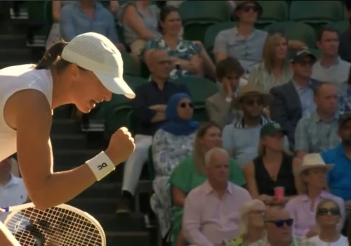 Tenis ziemny: Iga Świątek potrzebowała zaledwie 64. minut, żeby pokonać D. Sznaider i wejść do półfinału w Toronto!
