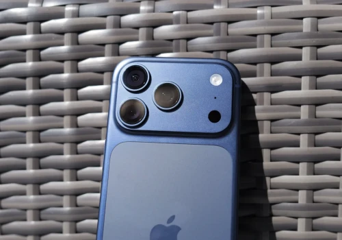 Apple ciągle planuje specjalnego iPhone’a na jego 20-lecie. To będzie dziwne
