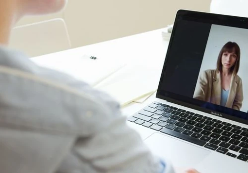 Jak przygotować się do rozmowy o pracę online? 5 rzeczy, o których warto pamiętać