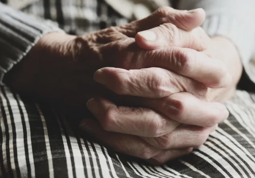 Renta wdowia z wielomiesięcznym opóźnieniem. RPO interweniuje w sprawie seniorów bez odsetek