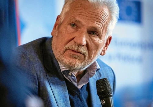 Kwaśniewski ujawnił, ile dostaje jako były prezydent. Mimo tej kwoty nadal musi dorabiać