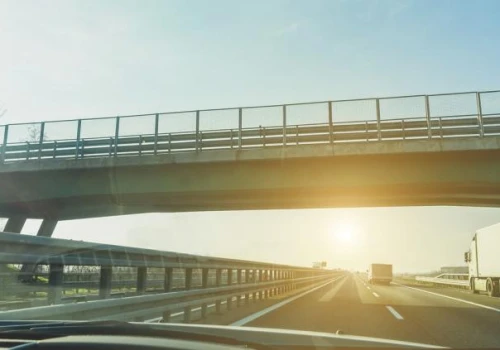 Po autostradzie nie gaś silnika od razu. Możesz zniszczyć turbinę za 10 tys. zł