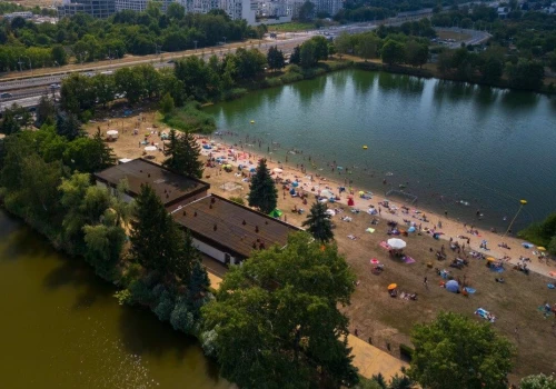 Bezpieczne Lato we Wrocławiu na pływalniach i kąpieliskach WCT Spartan