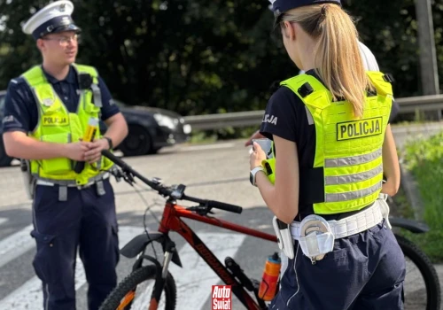 Dwie 17-latki przekonały się, co grozi za jazdę na rowerze po alkoholu. Mandat 2500 zł