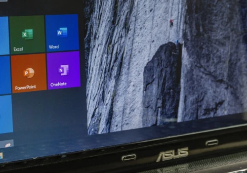 Microsoft składa broń. Nie potrafi tego wymusić na użytkownikach Windowsa