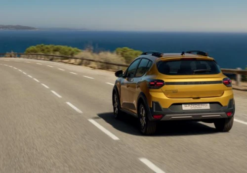 Dacia zrobiła tanią hybrydę. Sandero 155 KM kosztuje 84 600 zł