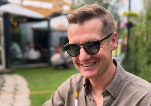 Rafał Mroczek nie dokończył pielgrzymki. Zamiast Jasnej Góry wybrał... Włochy