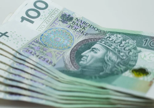 300 zł na start roku szkolnego. ZUS już przyjmuje wnioski, nie każdy dostanie przelew