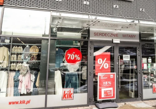 Sieć dyskontów zamknie kilkaset sklepów. 