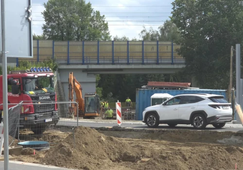Kładka pod wiaduktem nabiera kształtu. Wiemy, kiedy będzie gotowa