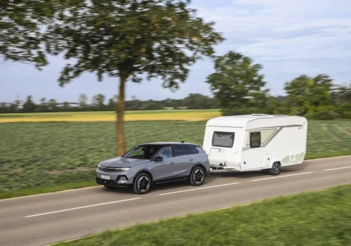 Większe możliwości holowania z napędem AWD – Opel Grandland Electric AWD