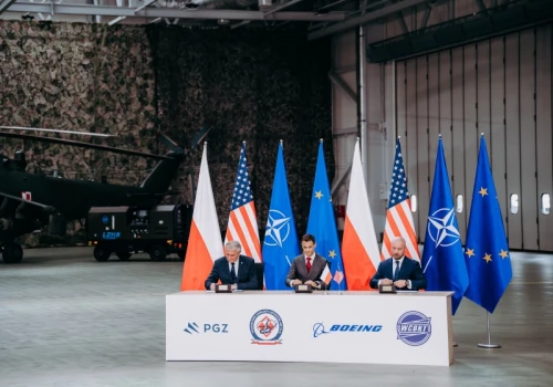 Polska buduje europejskie centrum wsparcia dla AH‑64E Apache. Podpisano kluczowe umowy offsetowe