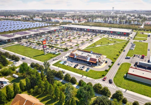 Nowy park handlowy pod Łodzią już w październiku. 30 sklepów i setki miejsc pracy