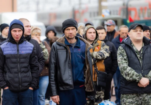 Zełenski: Rosja szykuje mobilizację na jesień. Setki tysięcy ludzi