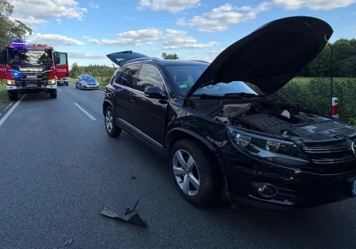 Oślepiło go słońce. Wjechał w Volvo (ZDJĘCIA)