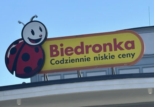 Zacznie się w środę. Gigantyczna promocja w Biedronce. Bierzesz 4, kolejne 4 dostajesz gratis