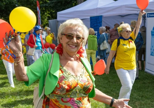 Dorabiający emeryci muszą uważać. Przekroczenie tej kwoty może słono kosztować